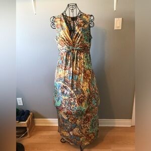 Tribal V-neck sleeveless maxi dress
